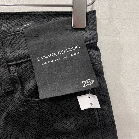 Banana Republic Mid Rise Skinny Ankle Jeans in Printed Black 25 Petite - Picture 6 of 11